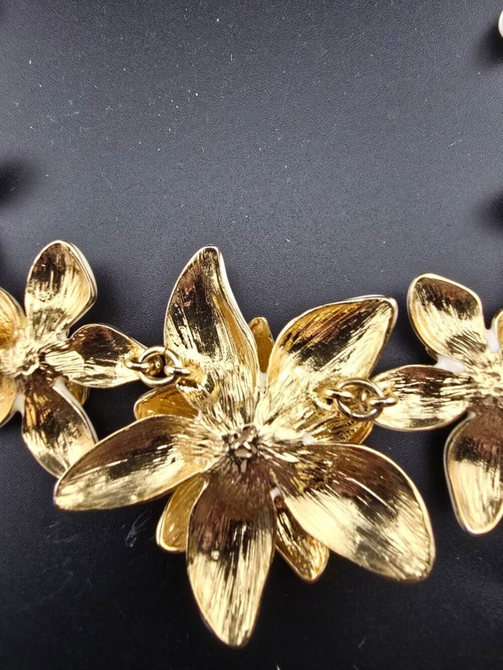 Talbots White Floral Necklace With Gold Chain & Adjustable Clasp Spring Fairy - Picture 8 of 8